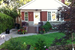 Parklike Family Apartment, pets allowed rentals in Toronto, dog friendly vacation rentals in Toronto Ontario Canada