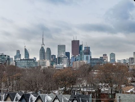 Penthouse with Unobstructed City Views, pets allowed rentals in Toronto, dog friendly vacation rentals in Toronto Ontario Canada